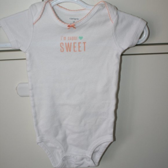 5/$20 Baby girl Carter's onesie heart 6 months - Picture 3 of 11